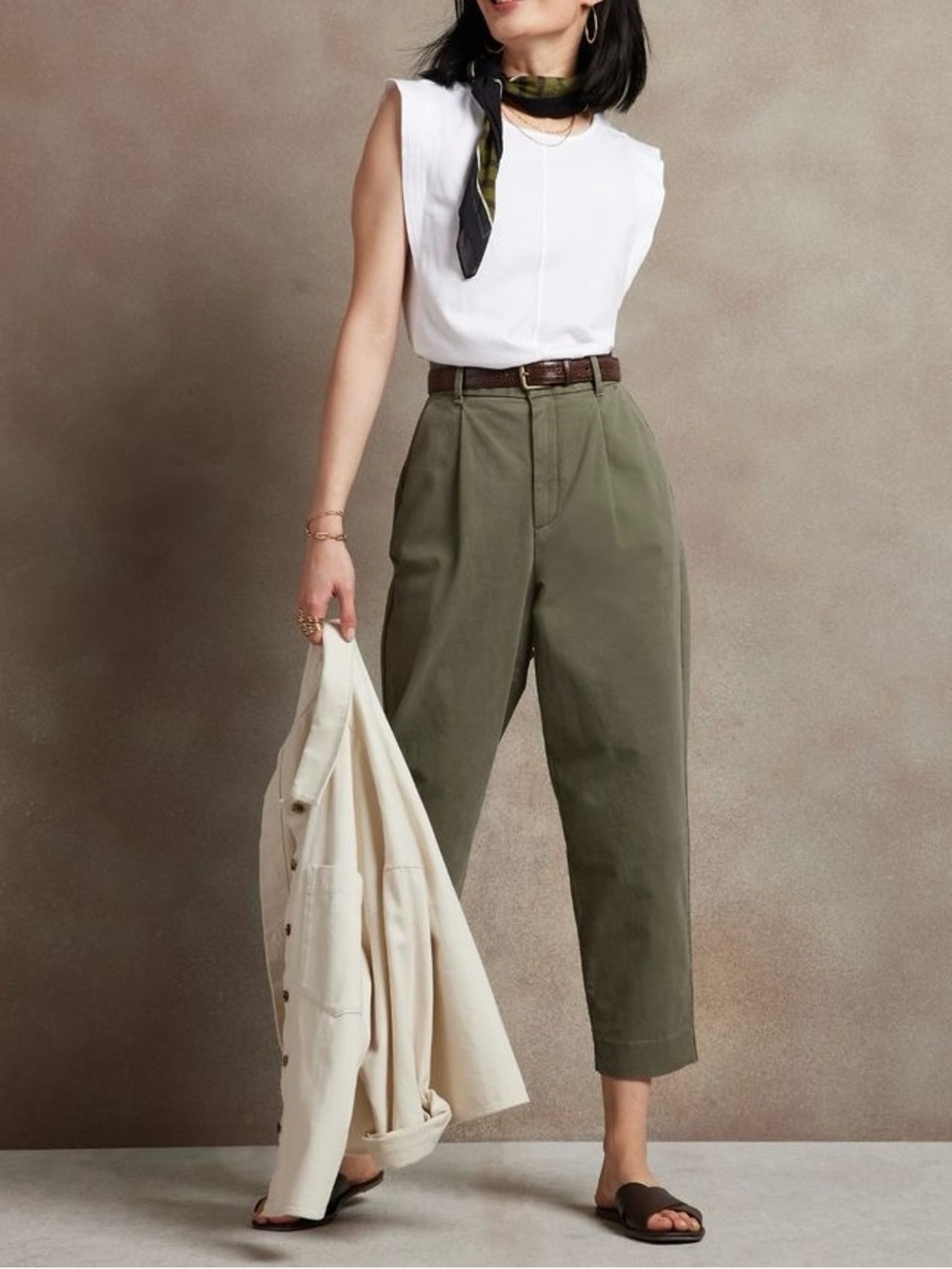Banana Republic | pleated crop authentic chino pants